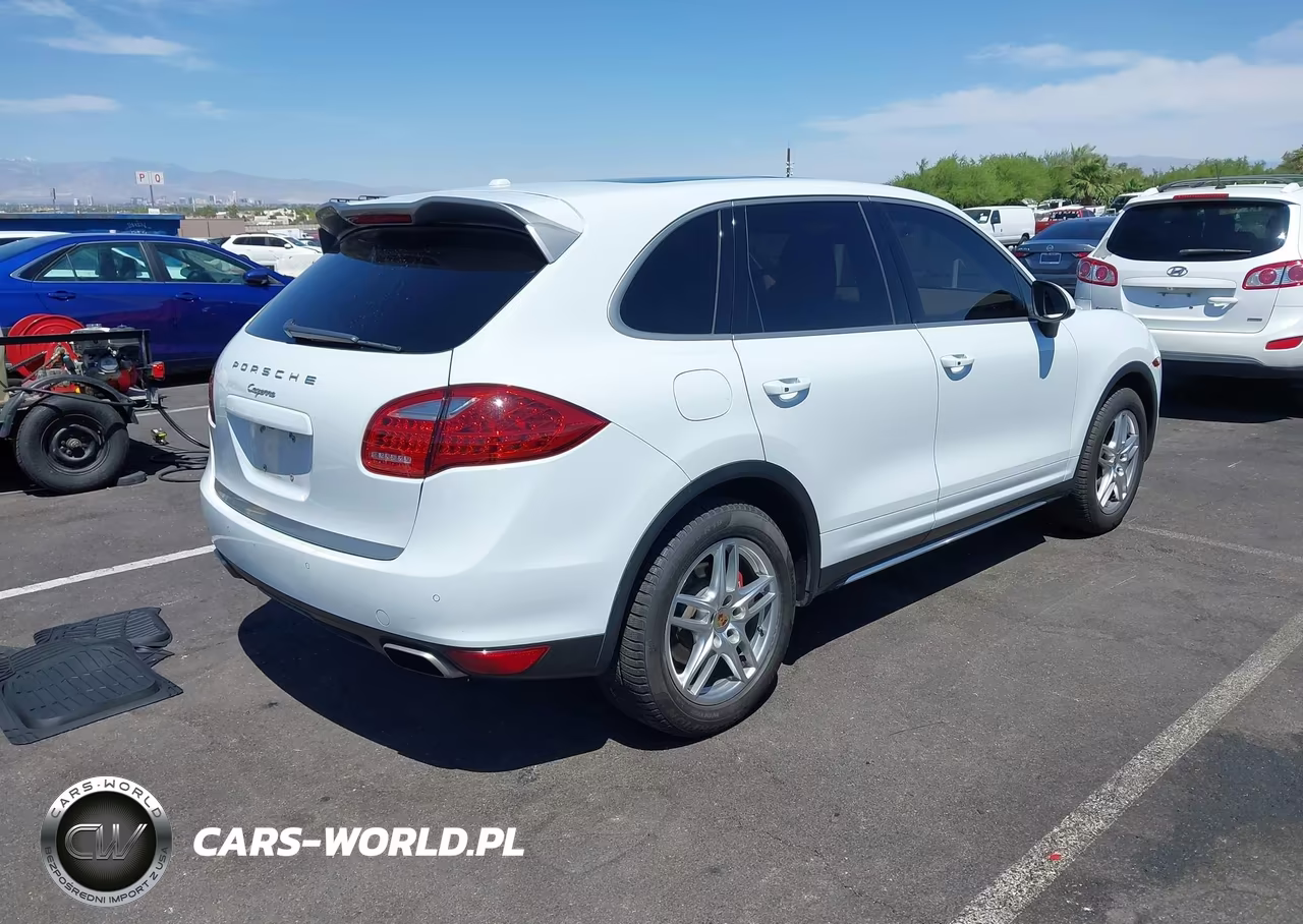 2014 Porsche Cayenne Platinum Edition VIN:WP1AA2A28ELA93187 - 4