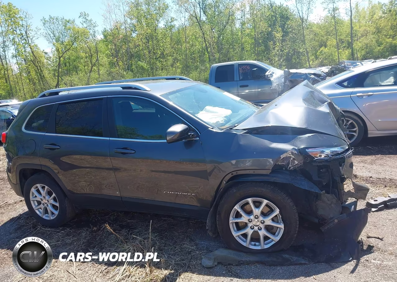 2015 Jeep Cherokee Latitude VIN:1C4PJMCB0FW788283 - 13