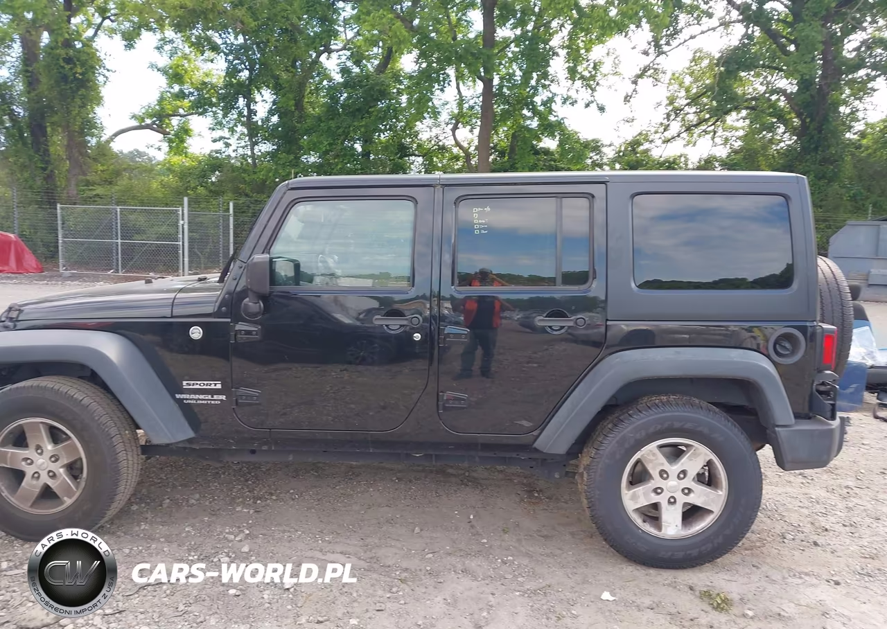 2016 Jeep Wrangler Unlimited Sport VIN:1C4HJWDGXGL300941 - 14