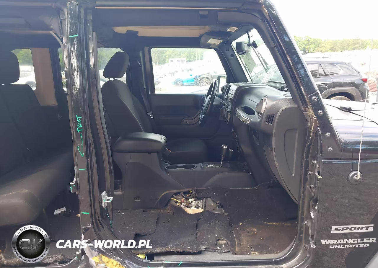 2016 Jeep Wrangler Unlimited Sport VIN:1C4HJWDGXGL300941 - 5