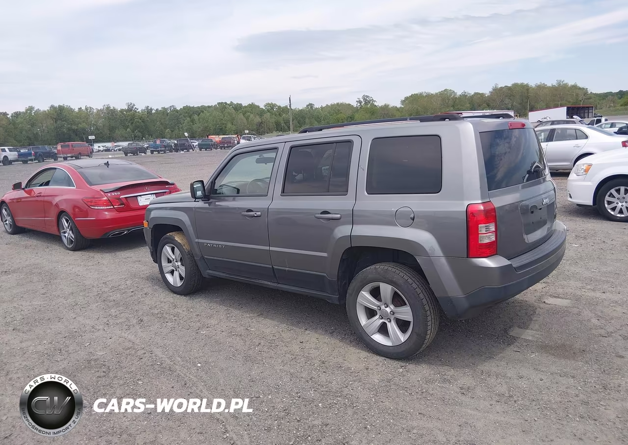 2012 Jeep Patriot Latitude VIN:1C4NJPFA0CD678675 - 3