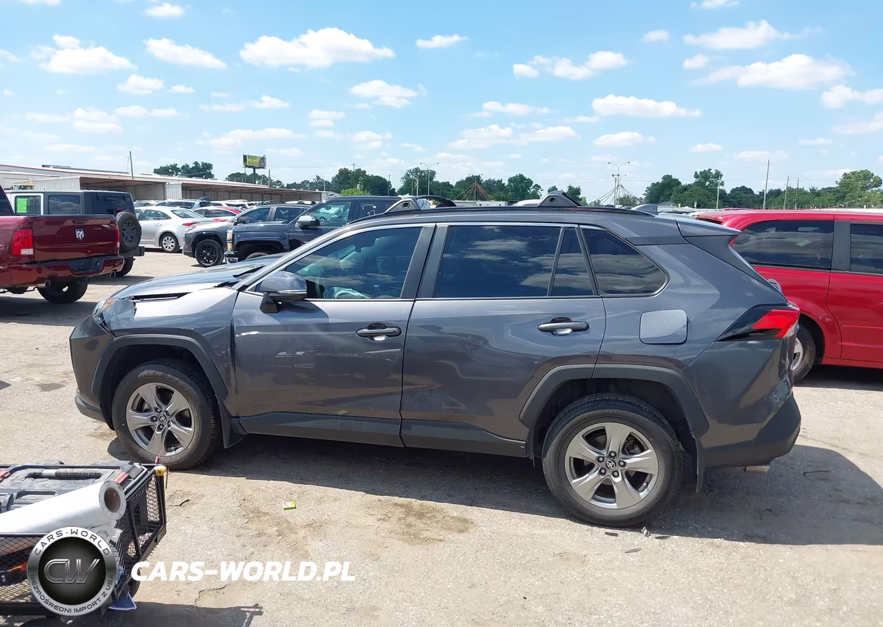 2024 Toyota Rav4 Xle VIN:2T3W1RFV5RC265179 - 14