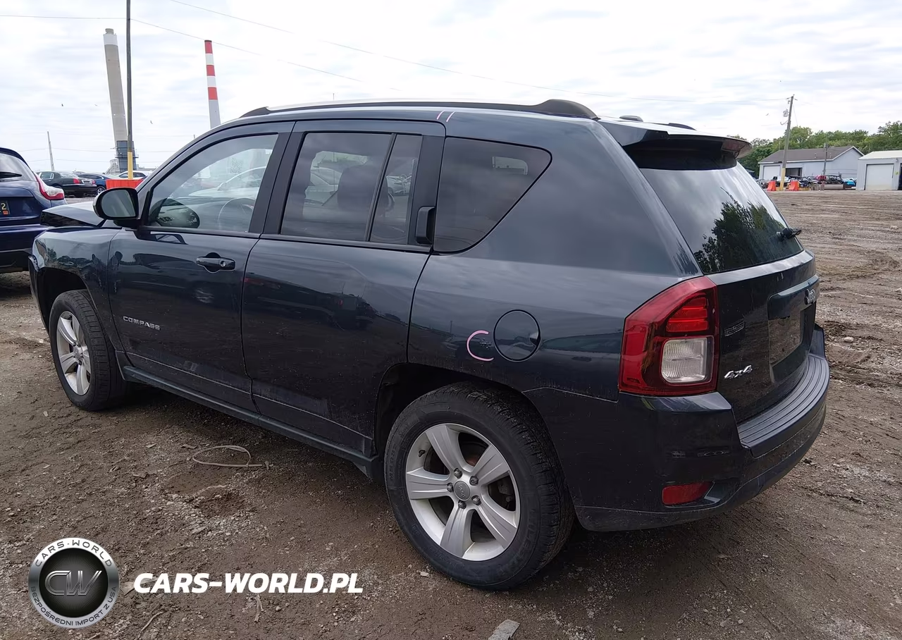 2014 Jeep Compass Latitude VIN:1C4NJDEB2ED886391 - 3