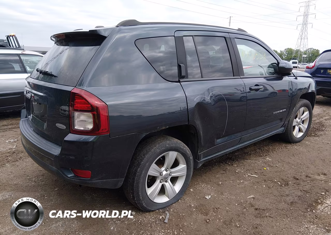 2014 Jeep Compass Latitude VIN:1C4NJDEB2ED886391 - 4