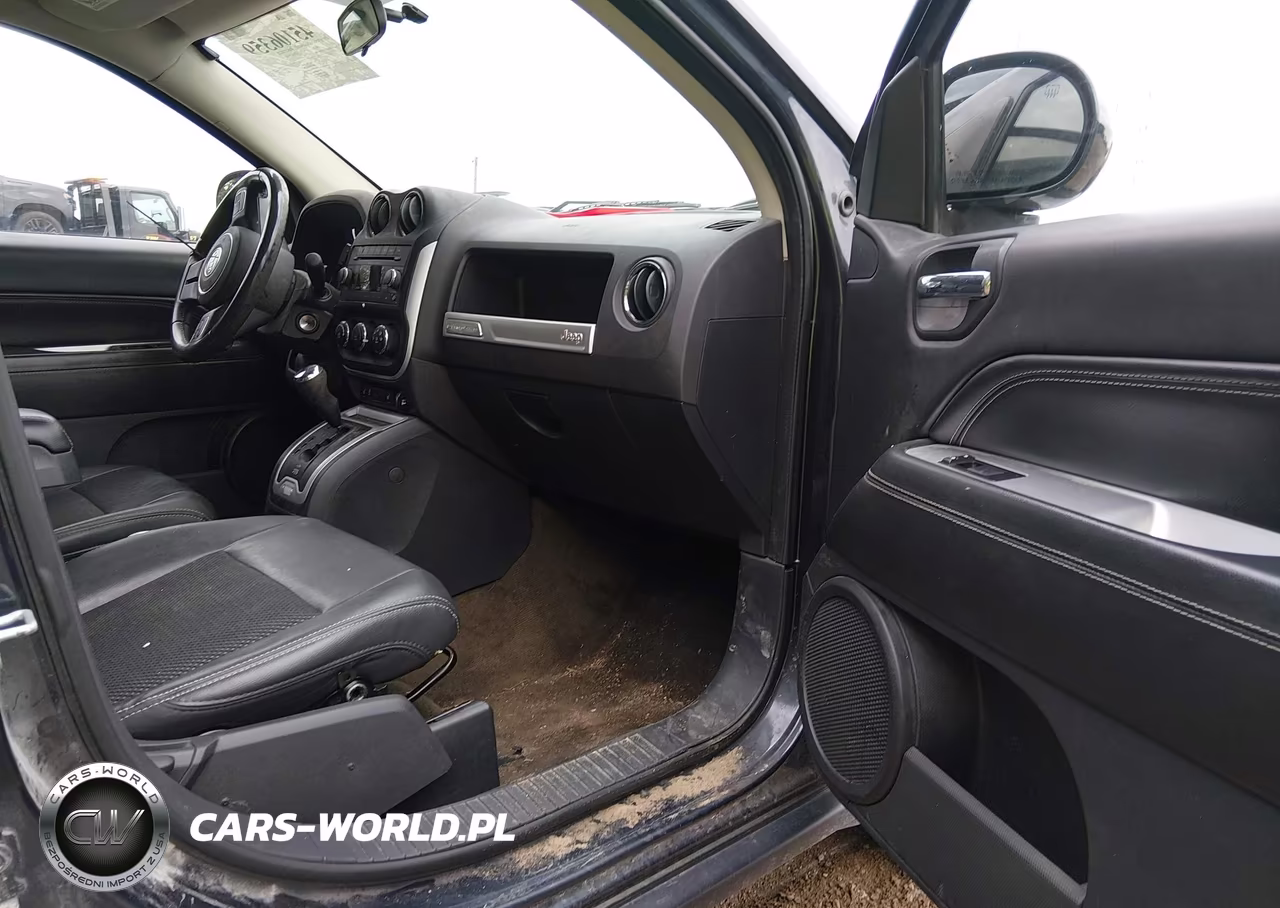 2014 Jeep Compass Latitude VIN:1C4NJDEB2ED886391 - 5