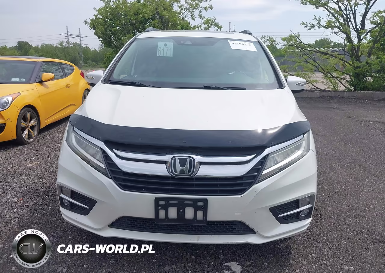 2018 Honda Odyssey Elite VIN:5FNRL6H95JB037472 - 12