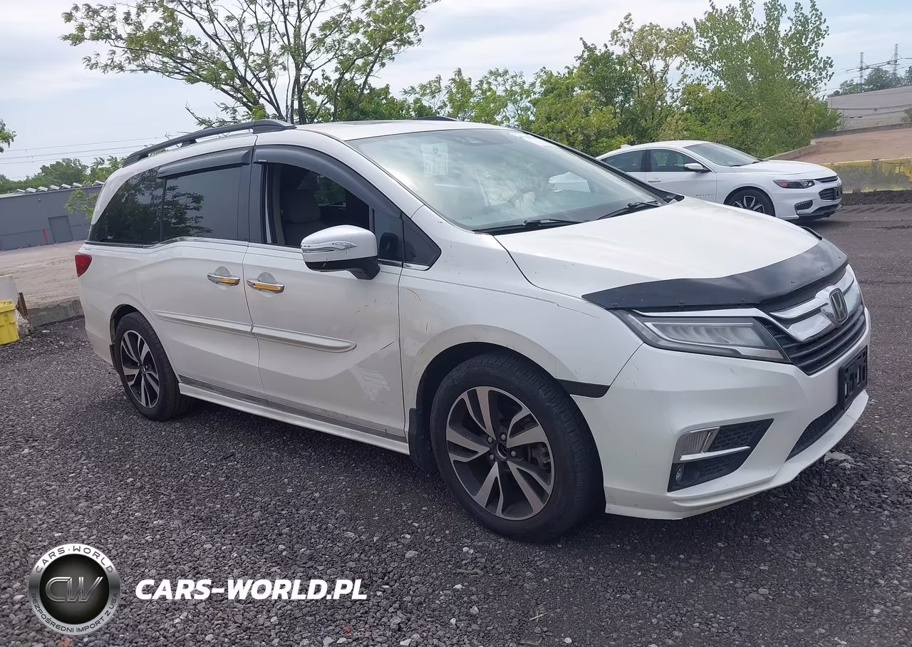 2018 Honda Odyssey Elite VIN:5FNRL6H95JB037472 - 13