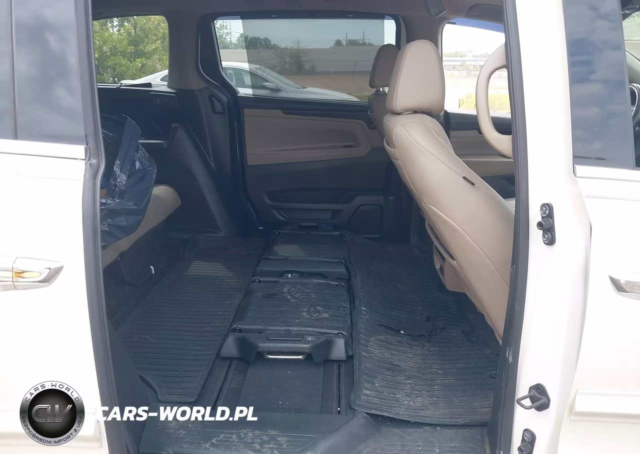 2018 Honda Odyssey Elite VIN:5FNRL6H95JB037472 - 8