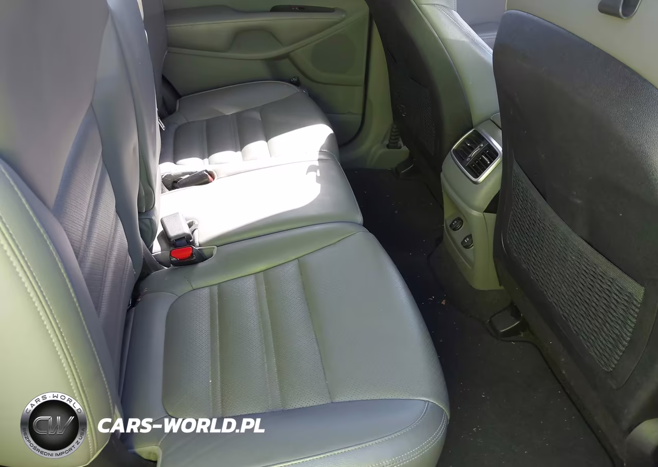 2016 Kia Sorento 2.0T Ex VIN:5XYPH4A15GG021503 - 8