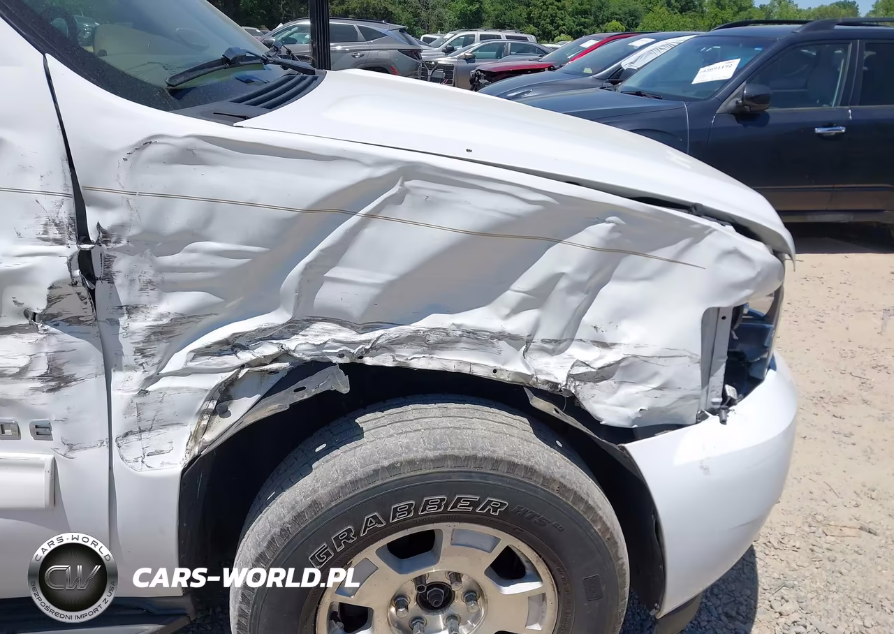 2011 Chevrolet Tahoe Lt VIN:1GNSKBE0XBR352452 - 18