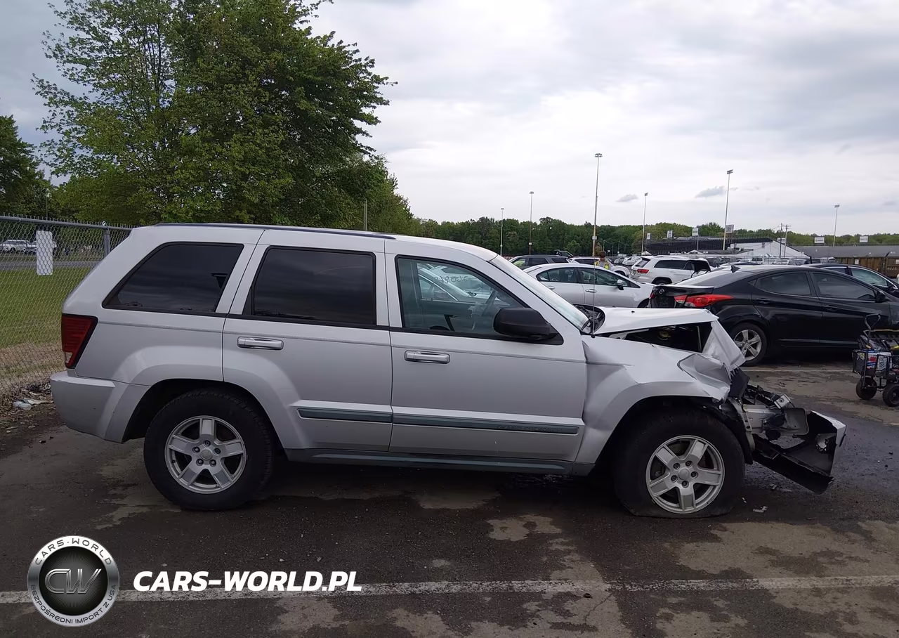 2007 Jeep Grand Cherokee Laredo VIN:1J8GR48KX7C597239 - 13