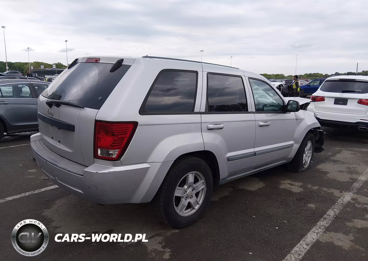 2007 Jeep Grand Cherokee Laredo VIN:1J8GR48KX7C597239 - 4