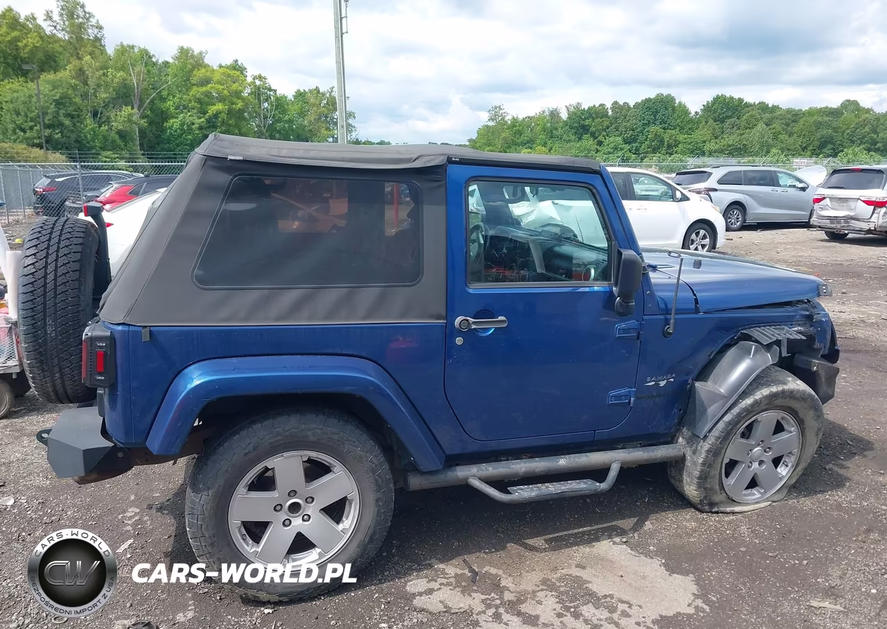 2010 Jeep Wrangler Sahara VIN:1J4GA5D10AL110326 - 14