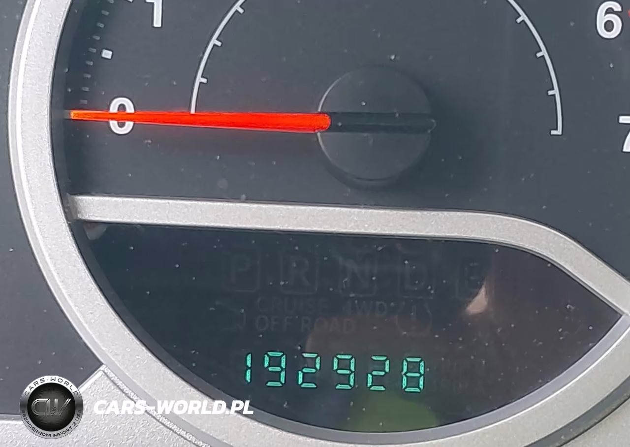 2010 Jeep Wrangler Sahara VIN:1J4GA5D10AL110326 - 16