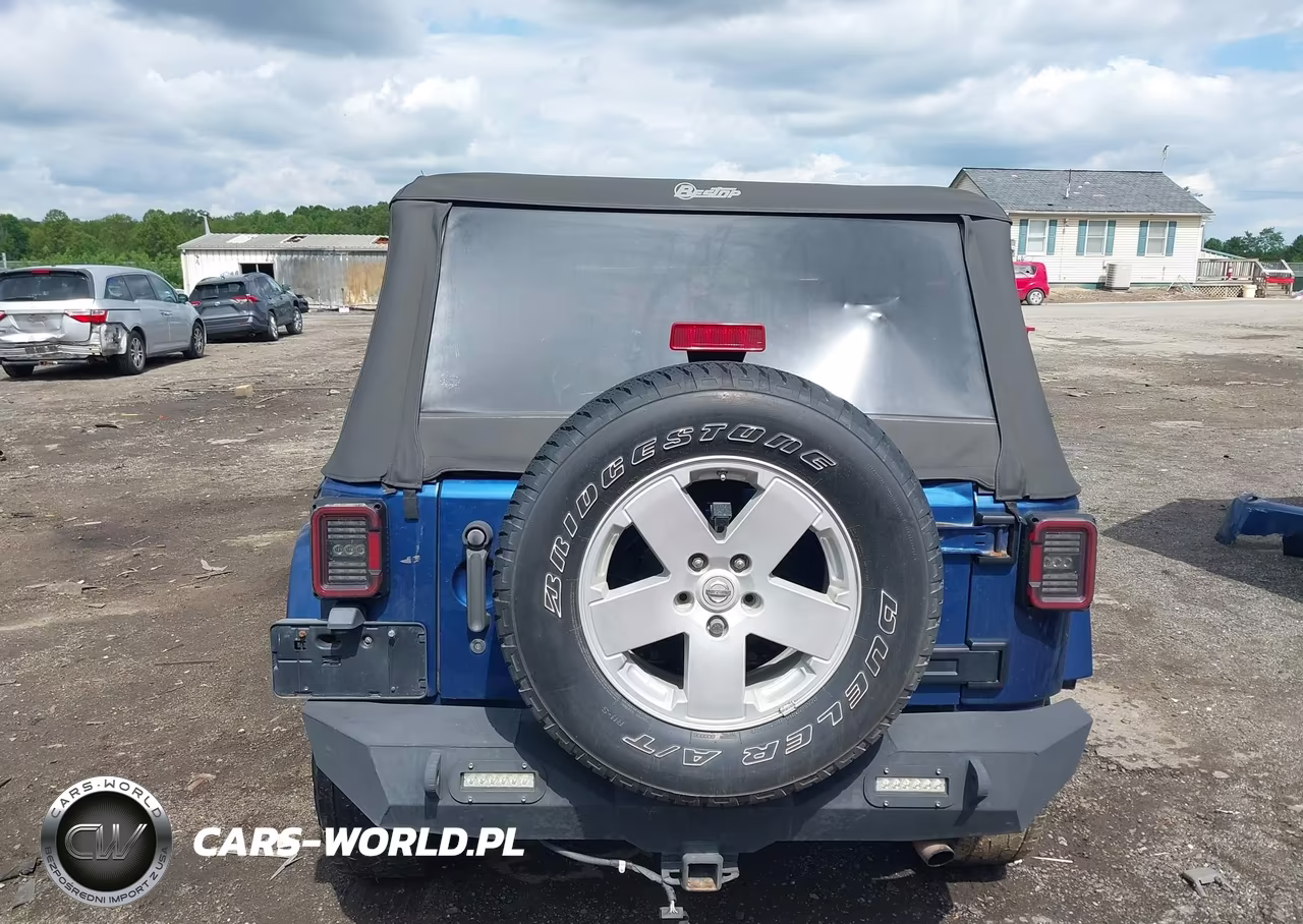 2010 Jeep Wrangler Sahara VIN:1J4GA5D10AL110326 - 17