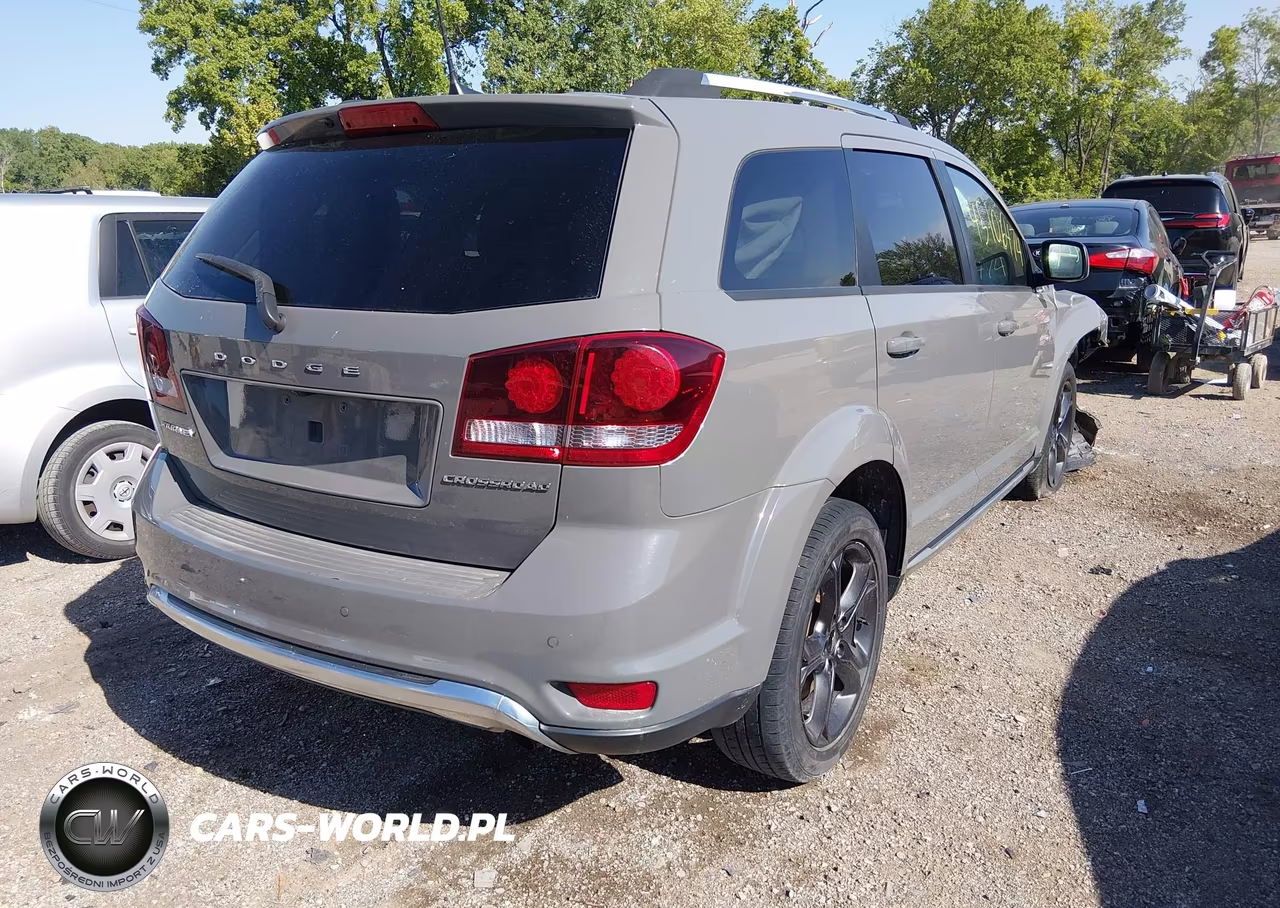 2020 Dodge Journey Crossroad VIN:3C4PDCGB3LT263330 - 4