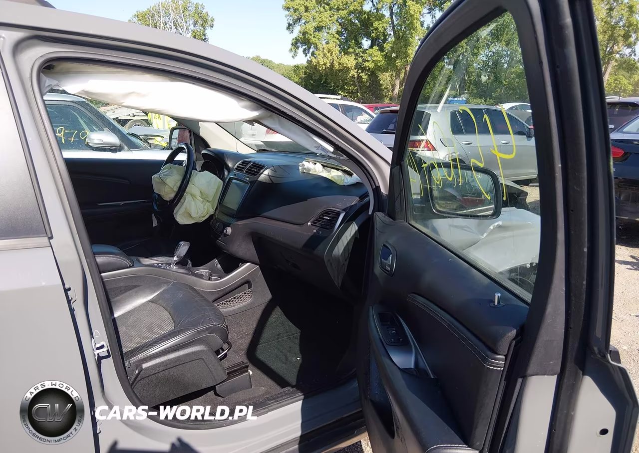 2020 Dodge Journey Crossroad VIN:3C4PDCGB3LT263330 - 5
