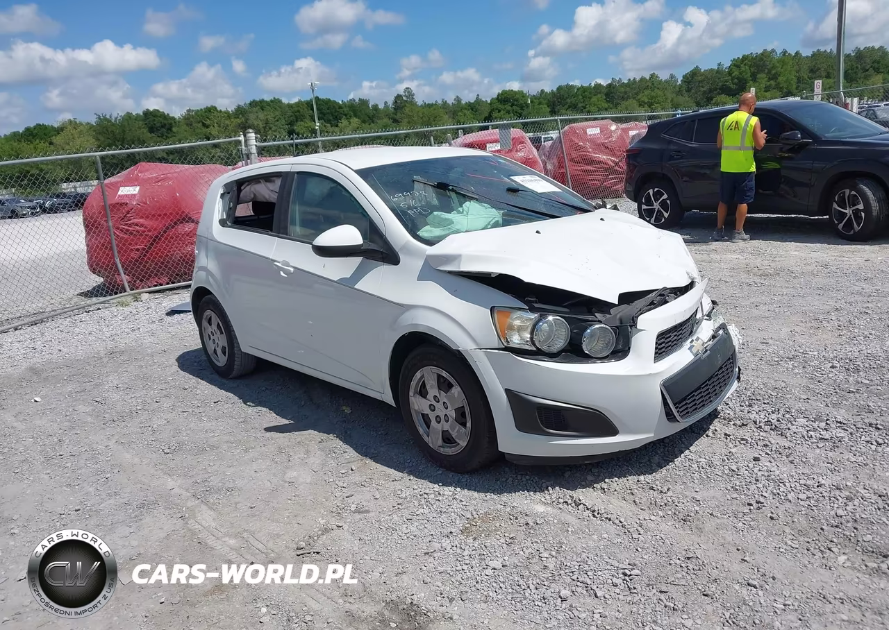 2016 Chevrolet Sonic Ls Auto – zdjęcie 1 z 17