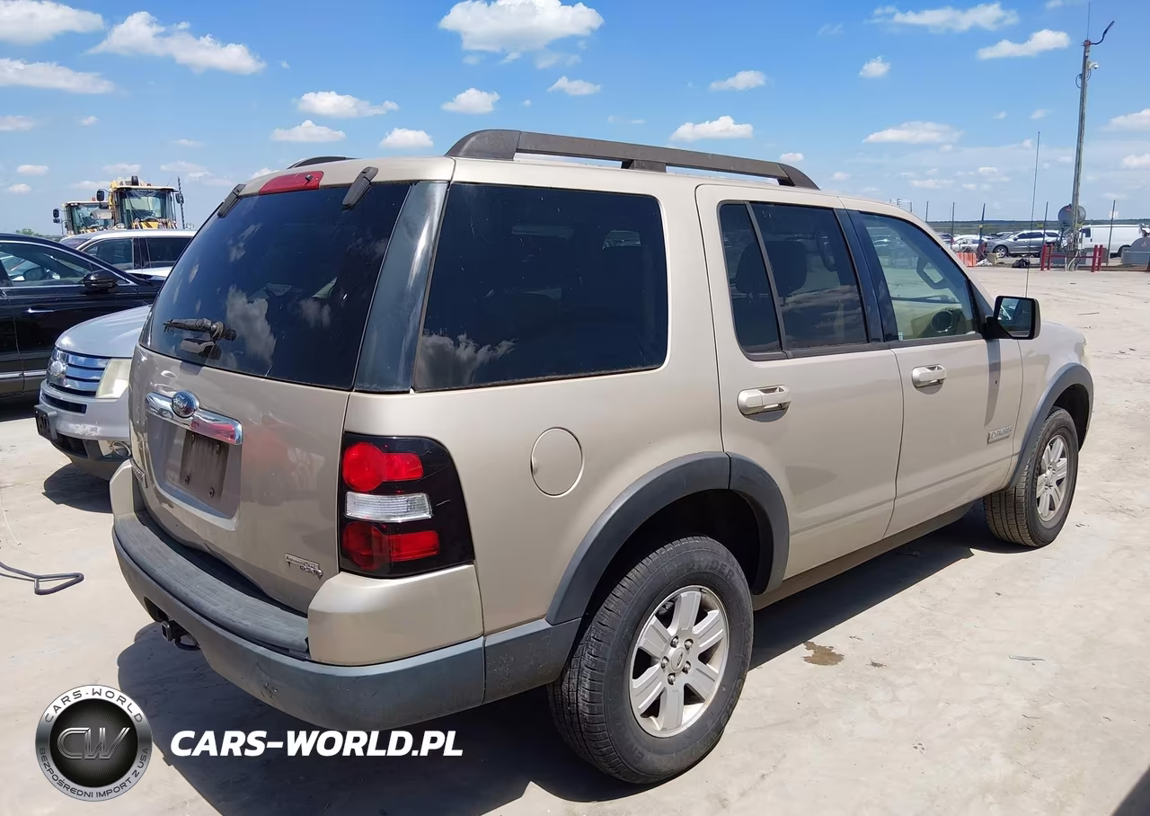 2007 Ford Explorer Xlt VIN:1FMEU63E07UB04460 - 4