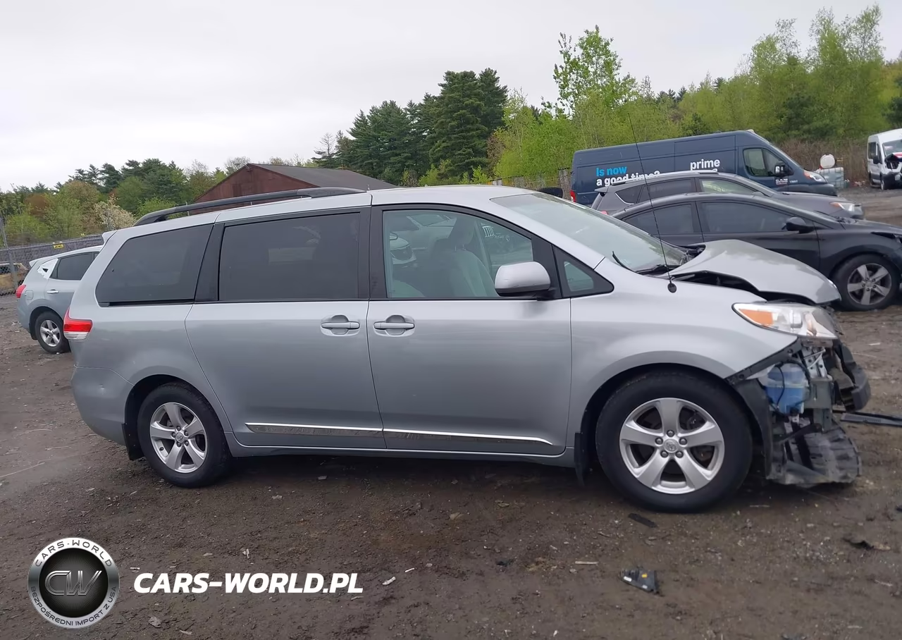 2014 Toyota Sienna Le V6 8 Passenger VIN:5TDKK3DC1ES458658 - 14