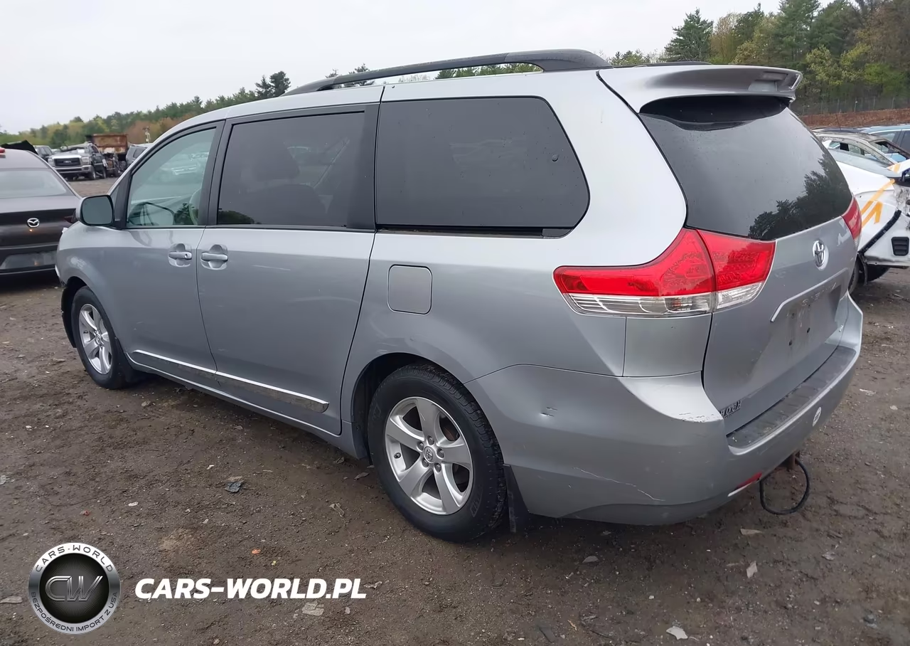 2014 Toyota Sienna Le V6 8 Passenger VIN:5TDKK3DC1ES458658 - 3
