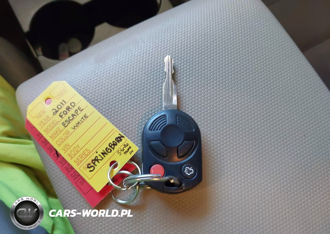 2011 Ford Escape Xls VIN:1FMCU0C74BKB78801 - 11
