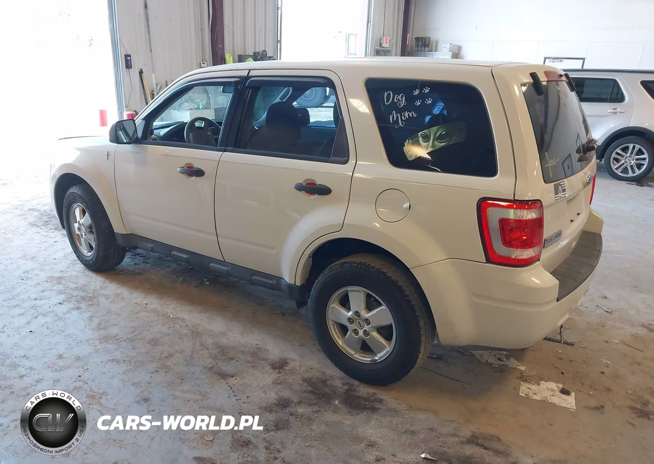 2011 Ford Escape Xls VIN:1FMCU0C74BKB78801 - 3