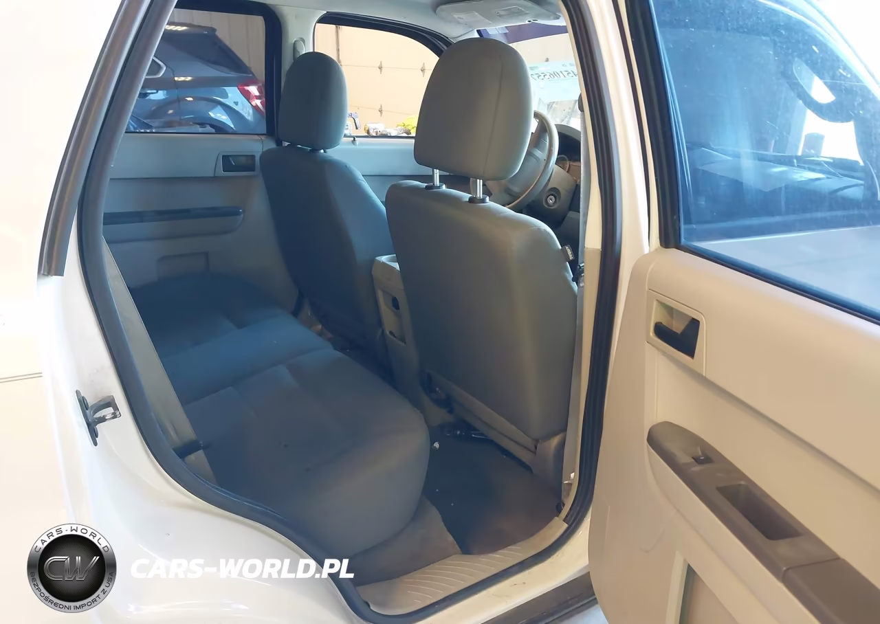 2011 Ford Escape Xls VIN:1FMCU0C74BKB78801 - 8