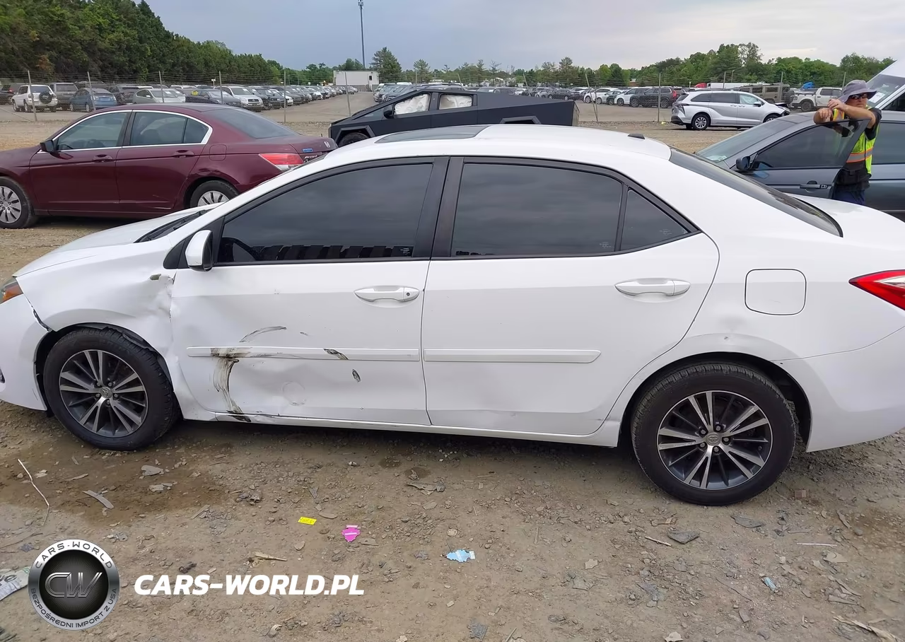 2017 Toyota Corolla Le VIN:2T1BURHE8HC786083 - 14
