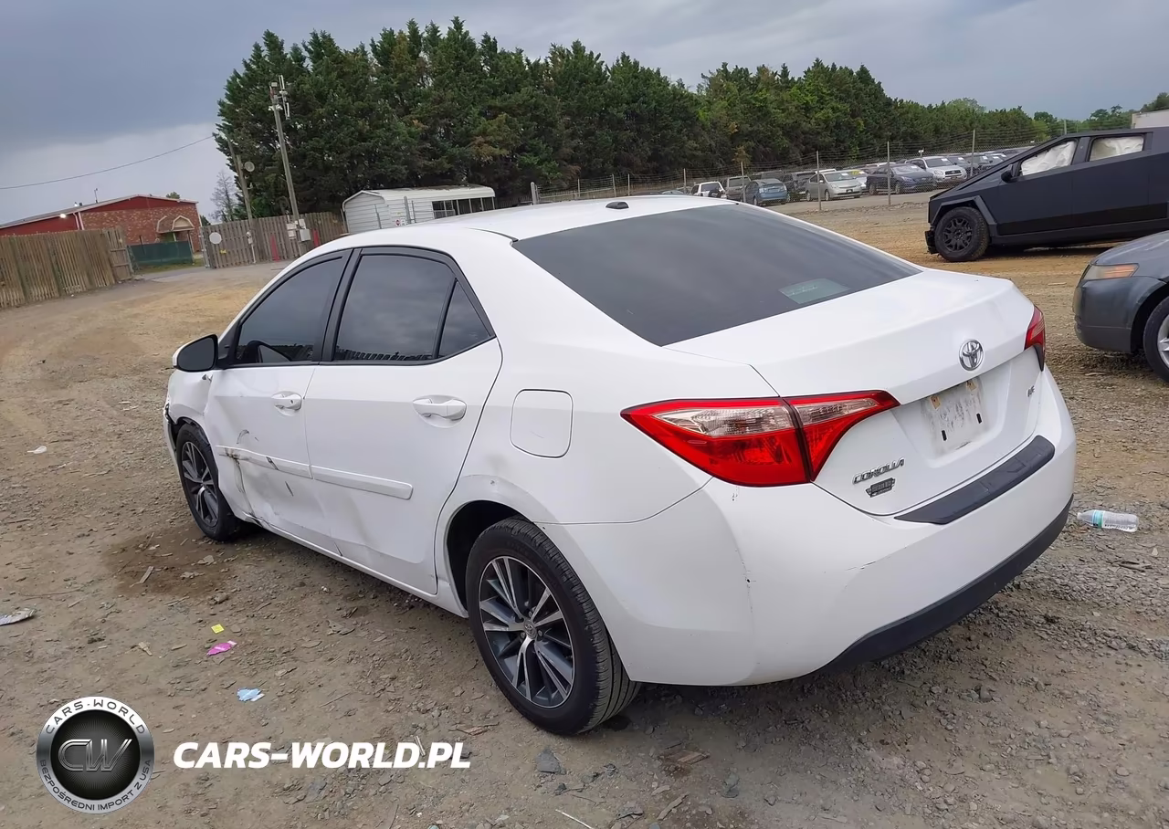 2017 Toyota Corolla Le VIN:2T1BURHE8HC786083 - 3