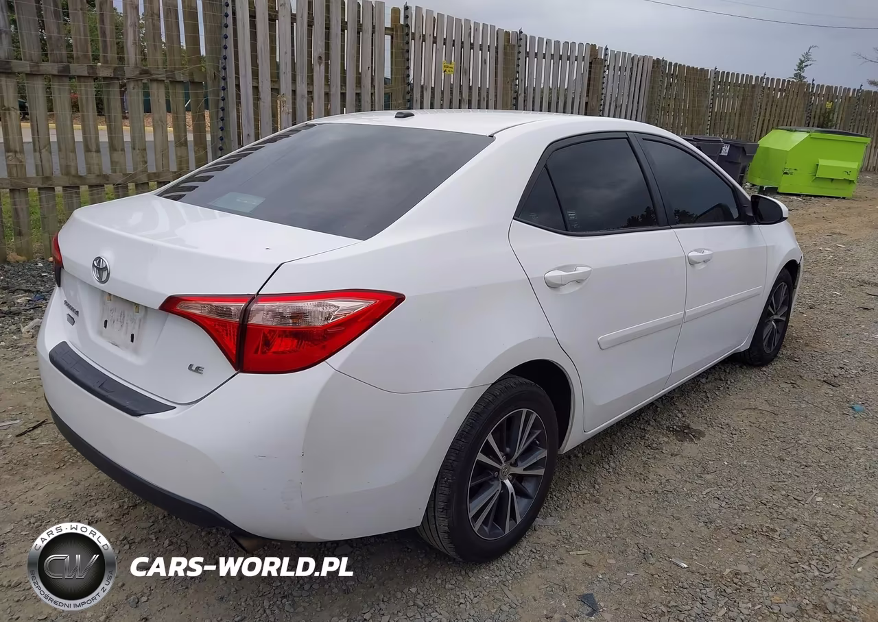 2017 Toyota Corolla Le VIN:2T1BURHE8HC786083 - 4