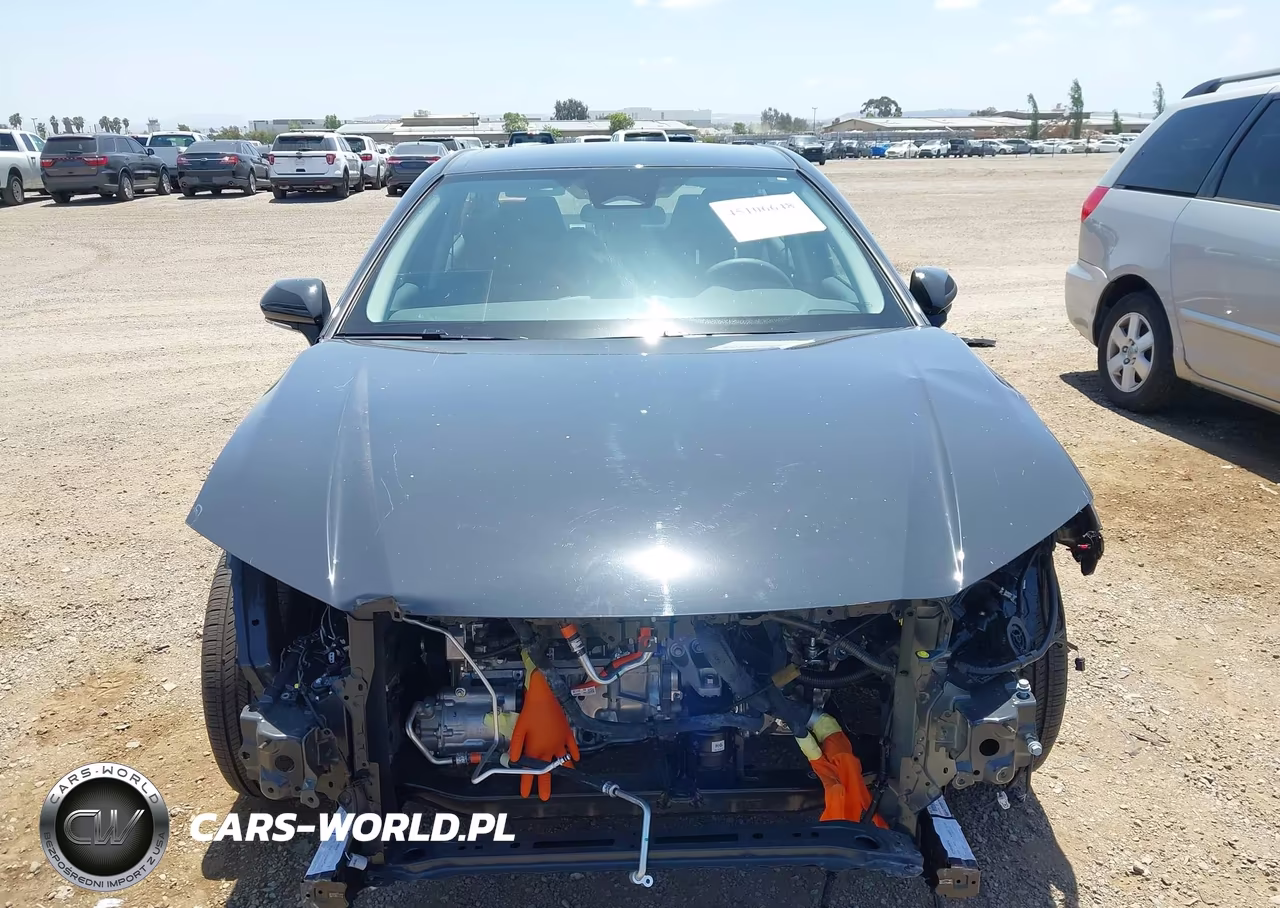 2025 Toyota Camry Le VIN:4T1DAACK5SU123883 - 13