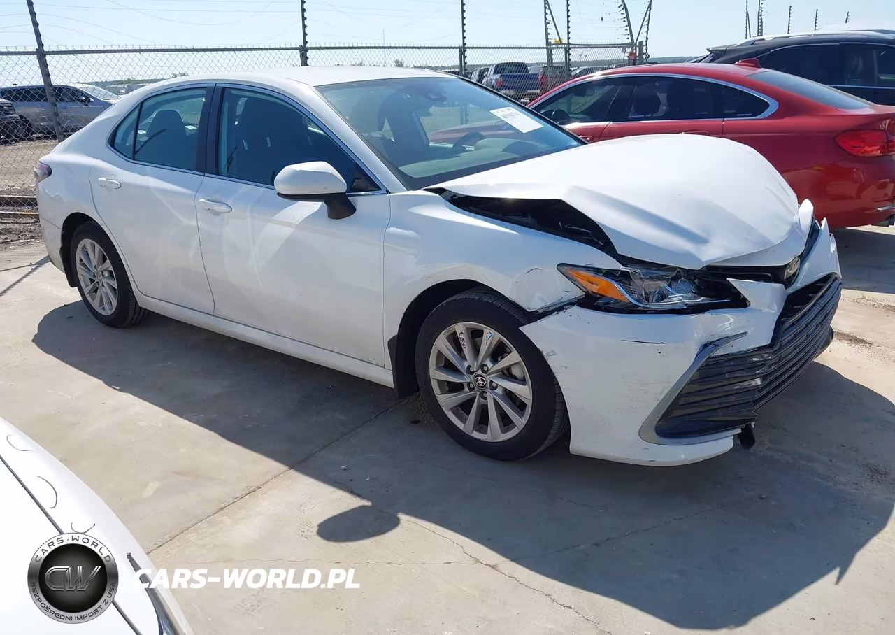 2023 Toyota Camry Le – zdjęcie 1 z 16