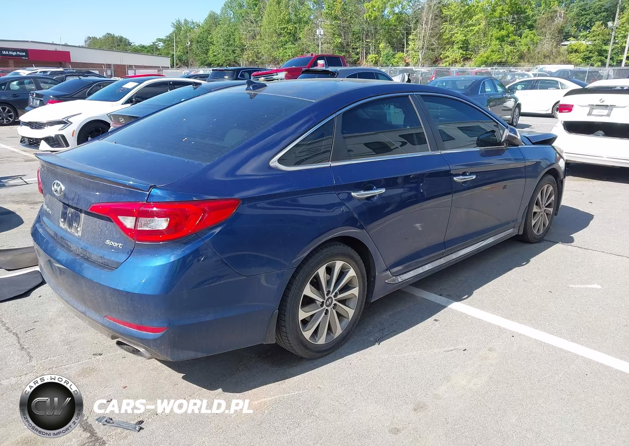 2016 Hyundai Sonata Sport VIN:5NPE34AF6GH315759 - 4