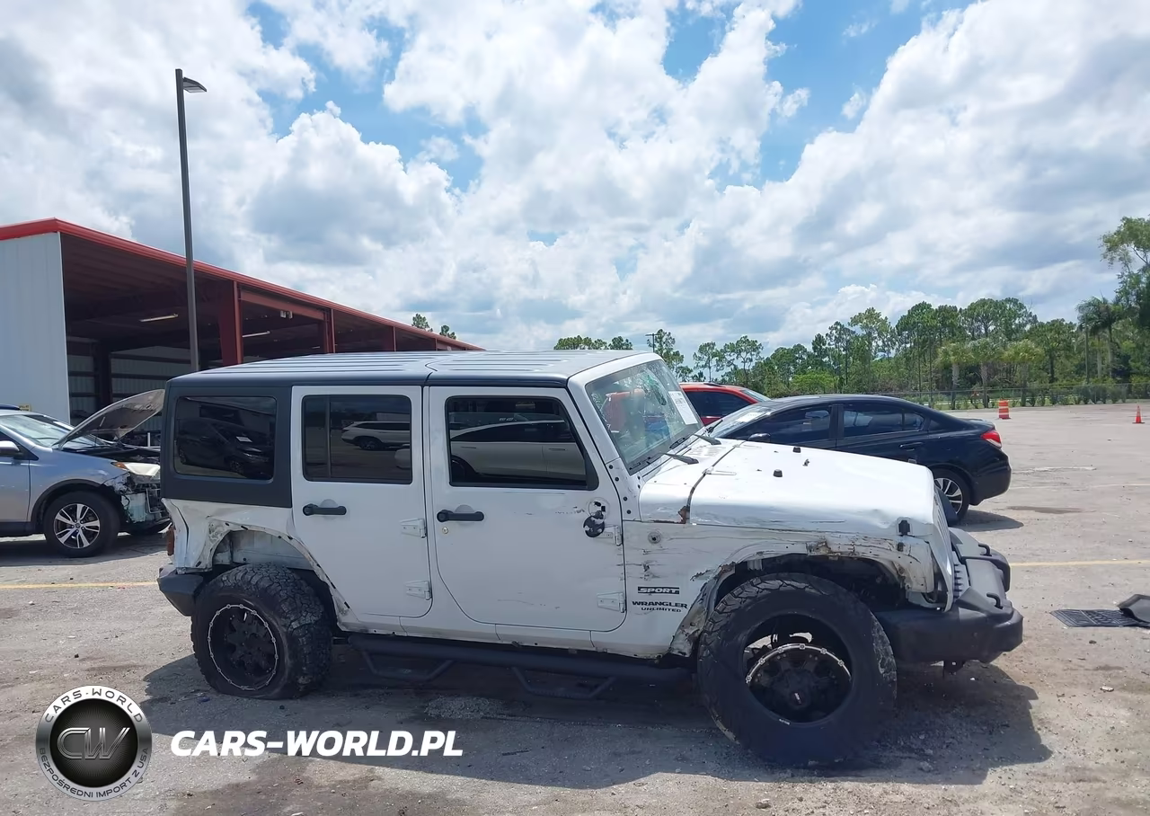 2013 Jeep Wrangler Unlimited Sport VIN:1C4HJWDG8DL672838 - 16