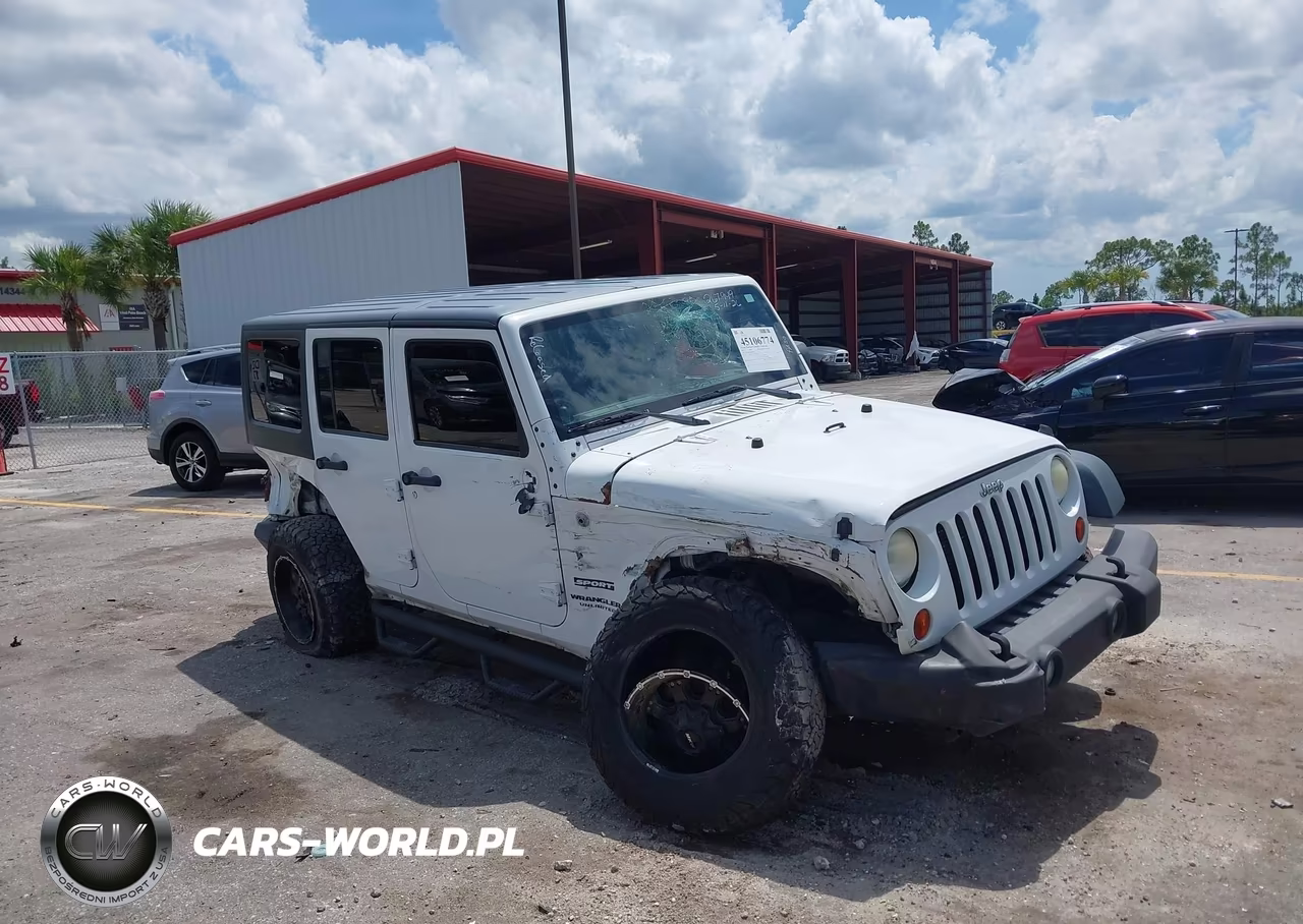 2013 Jeep Wrangler Unlimited Sport VIN:1C4HJWDG8DL672838 - 6