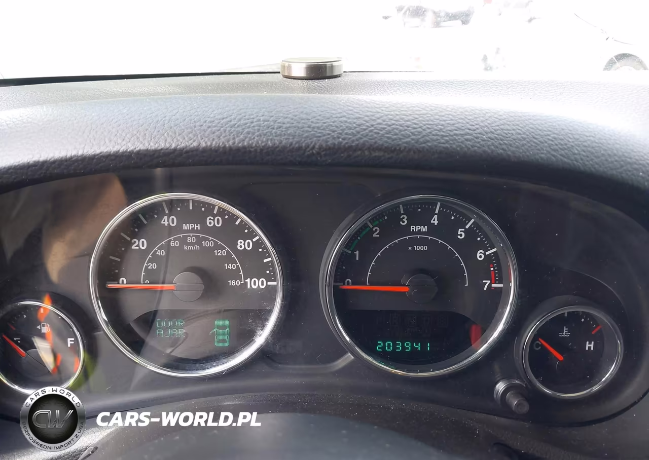 2013 Jeep Wrangler Unlimited Sport VIN:1C4HJWDG8DL672838 - 7