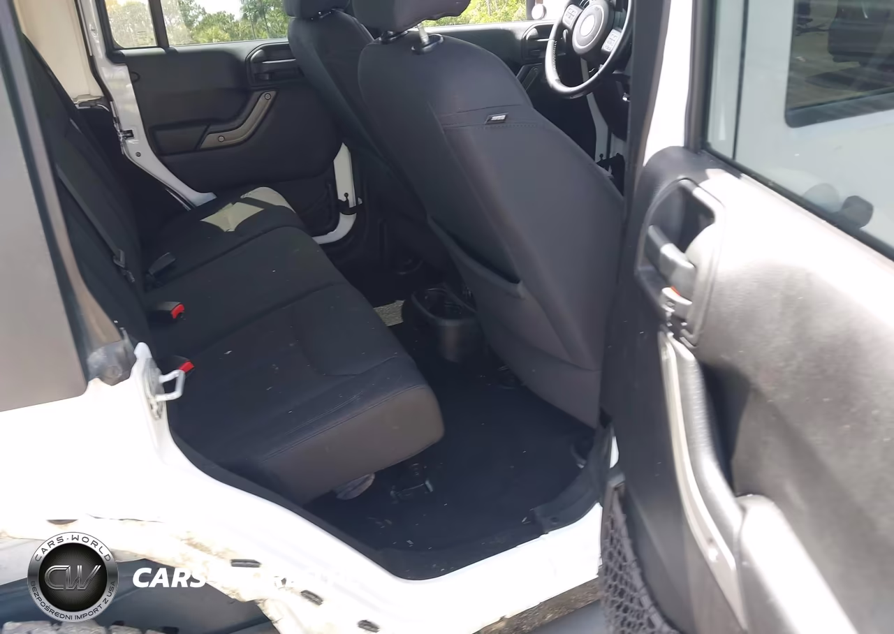 2013 Jeep Wrangler Unlimited Sport VIN:1C4HJWDG8DL672838 - 8