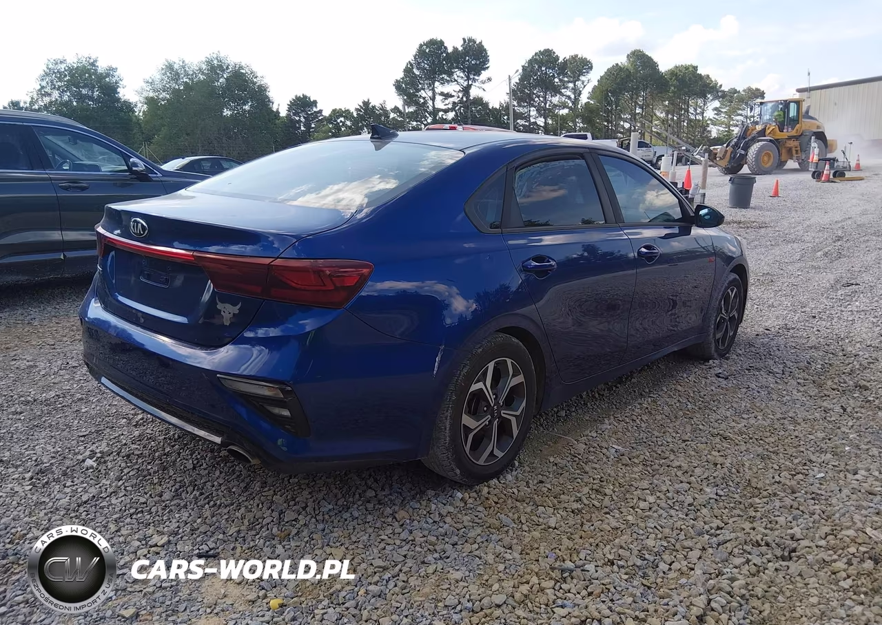 2019 Kia Forte Lxs VIN:3KPF24AD0KE011913 - 4