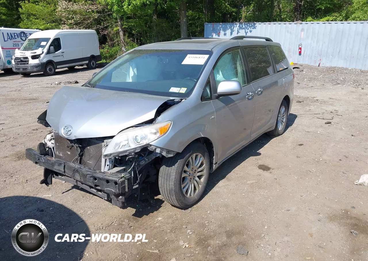 2017 Toyota Sienna Xle 8 Passenger VIN:5TDYZ3DC8HS782832 - 2
