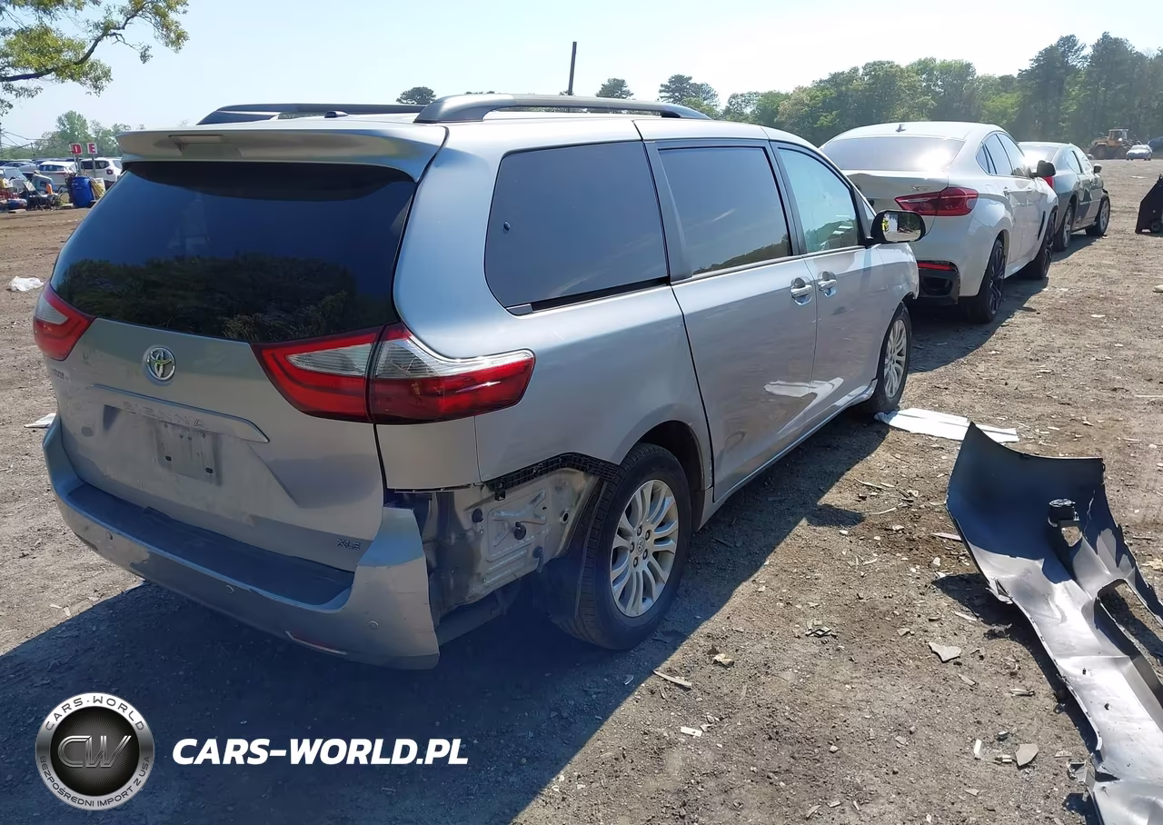 2017 Toyota Sienna Xle 8 Passenger VIN:5TDYZ3DC8HS782832 - 4