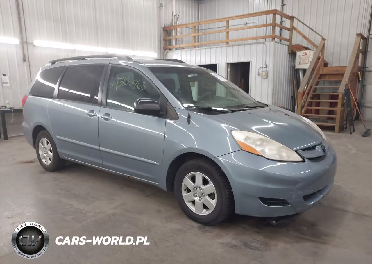 2010 Toyota Sienna Le