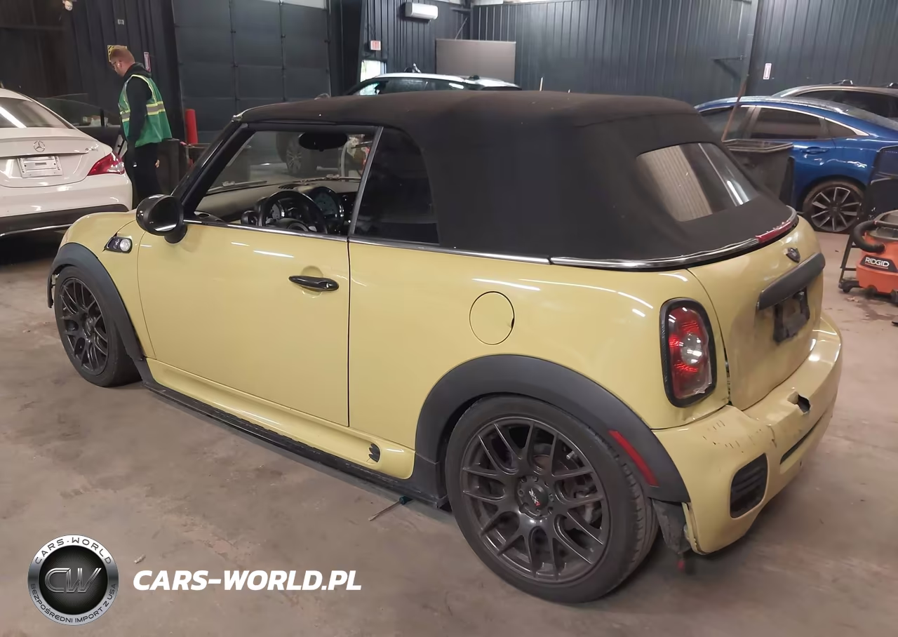 2009 Mini Cooper S VIN:WMWMS33599TG89116 - 3