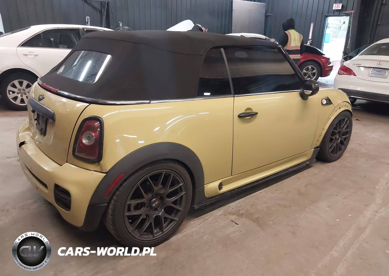 2009 Mini Cooper S VIN:WMWMS33599TG89116 - 4