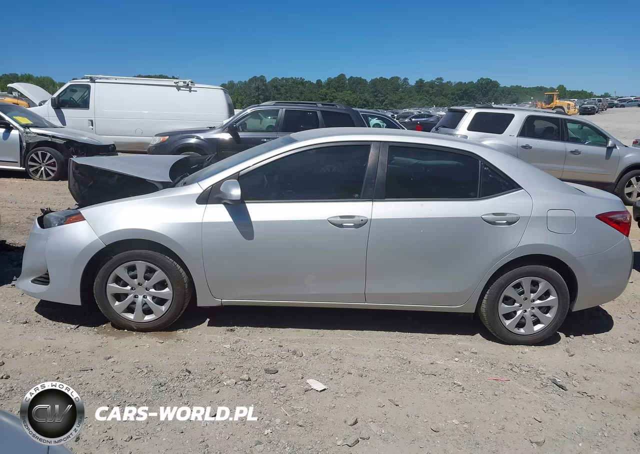 2017 Toyota Corolla Le VIN:2T1BURHE9HC922219 - 14