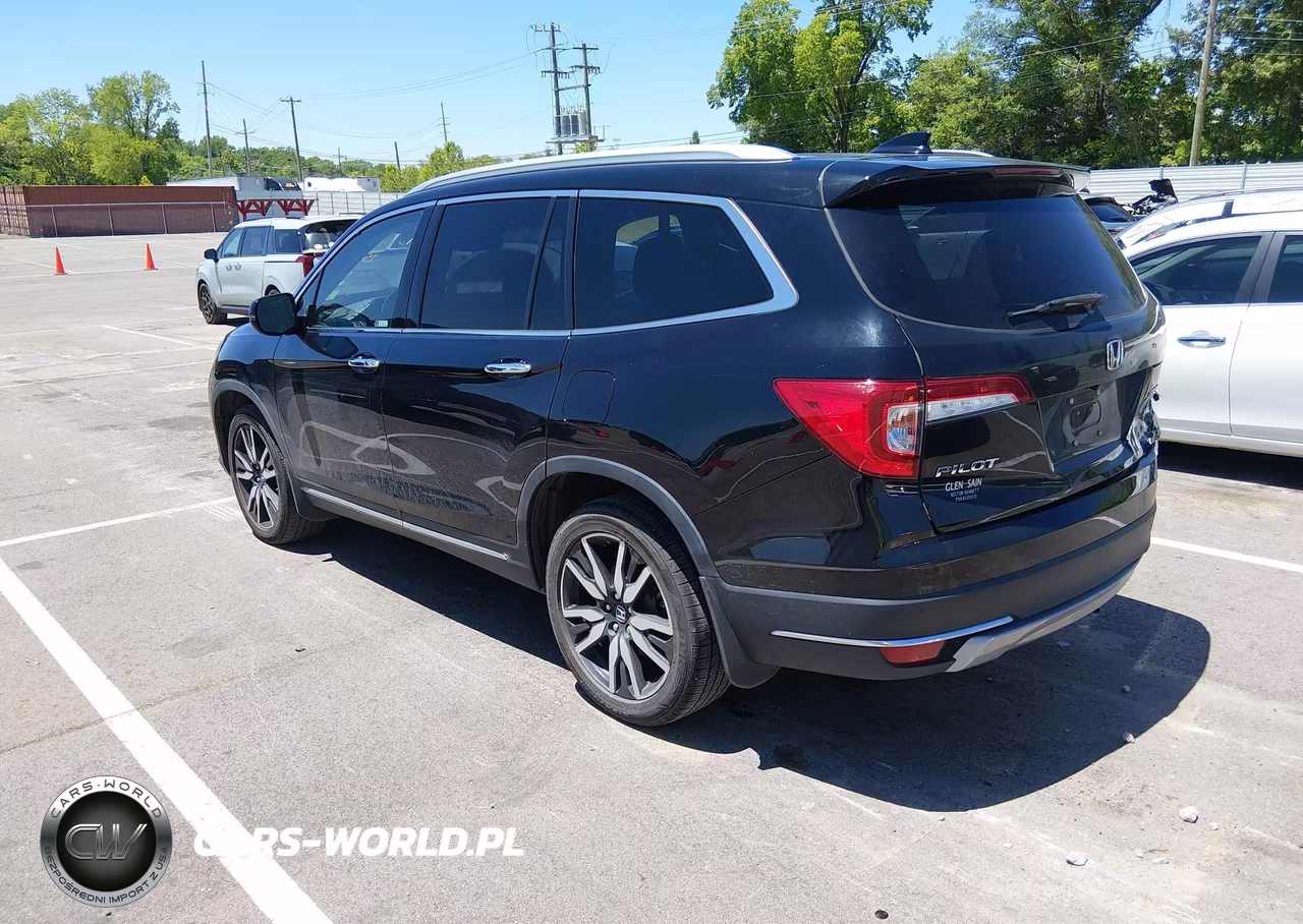 2019 Honda Pilot Touring VIN:5FNYF6H97KB064693 - 3