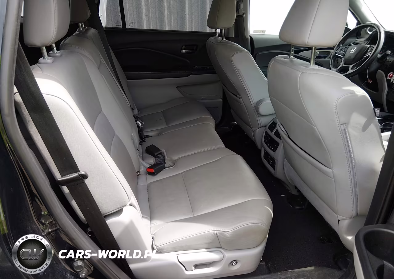 2019 Honda Pilot Touring VIN:5FNYF6H97KB064693 - 8