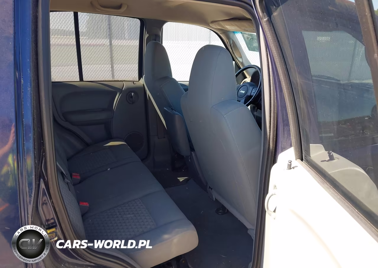 2006 Jeep Liberty Sport VIN:1J4GL48K66W164193 - 8