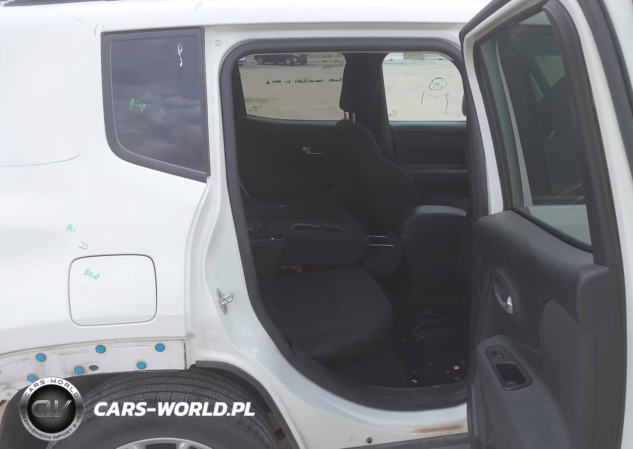 2022 Jeep Renegade Latitude 4X4 VIN:ZACNJDB1XNPN72286 - 8