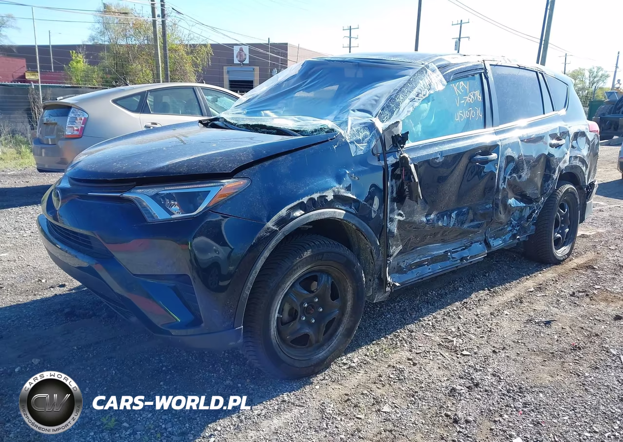 2018 Toyota Rav4 Le VIN:2T3BFREV4JW768786 - 2